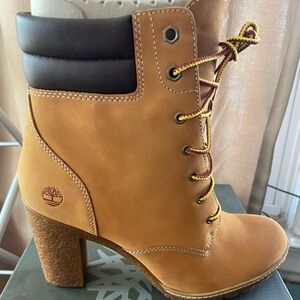 Timberland Women’s Allington 6” Lace-Up Boots, Wheat Nubuck, Size 9